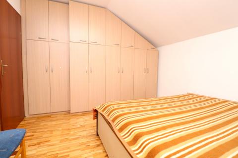 Sveta Klara – kuća s dva stana, 204m2