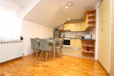 Sveta Klara – kuća s dva stana, 204m2