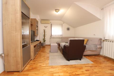 Sveta Klara – kuća s dva stana, 204m2