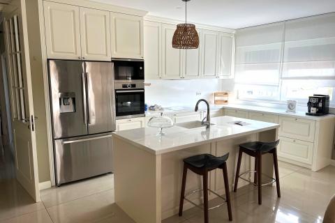 Velika Gorica, moderan penthouse, kompletno namješten