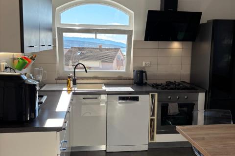 Grad Krk, trosoban stan s pogledom na more