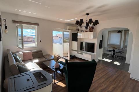 Grad Krk, trosoban stan s pogledom na more