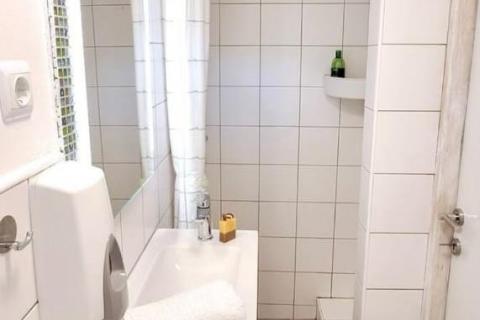 Grad Krk - jednosoban stan s okućnicom