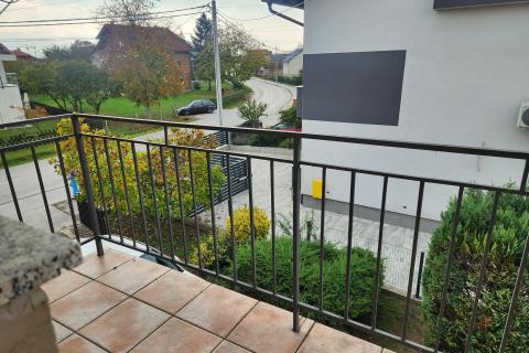 Velika Gorica, Rakarje - trosoban stan 90 m2