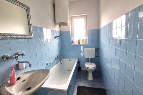 Pula, Kaštanjer – 120 m² Wohnung, Balkon, Ruhige Lage