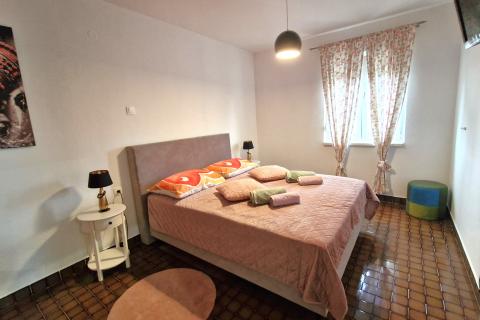 Pula, Kaštanjer – 120 m² Wohnung, Balkon, Ruhige Lage