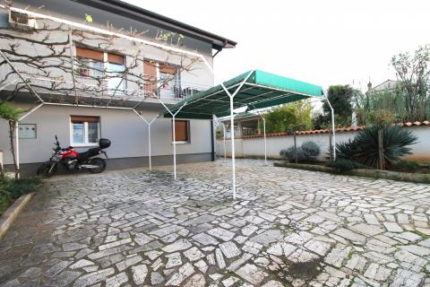 Pula, Kaštanjer – 120 m² Wohnung, Balkon, Ruhige Lage