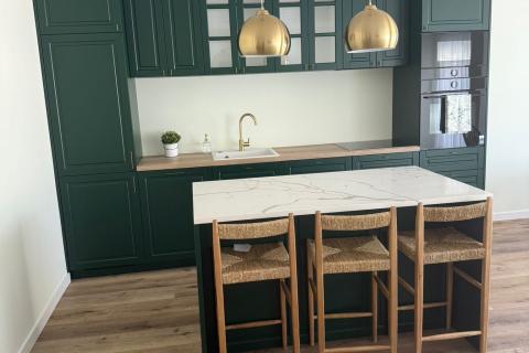 LOVRAN, Luksuzni dvoetažni stan s bazenom, 100m od mora!