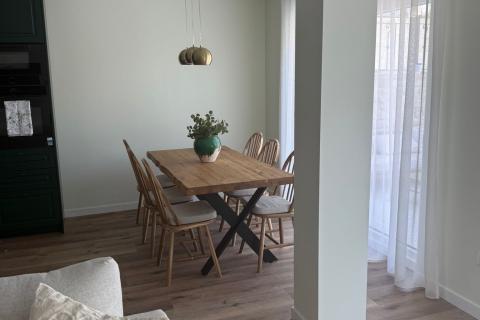 LOVRAN, Luksuzni dvoetažni stan s bazenom, 100m od mora!