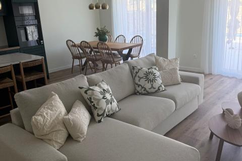 LOVRAN, Luksuzni dvoetažni stan s bazenom, 100m od mora!