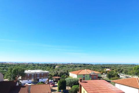 Istra, Umag - kuća s 3 stana, pogled na more