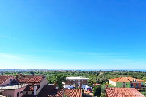 Istra, Umag - kuća s 3 stana, pogled na more