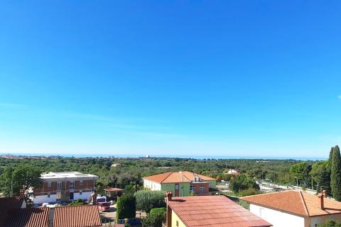 Istra, Umag - kuća s 3 stana, pogled na more