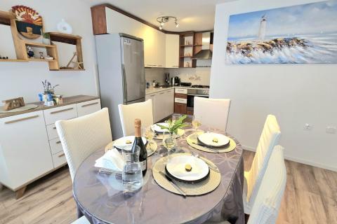 Crikvenica, Selce - kuća s dva stana  350m od mora