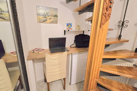 Crikvenica, Selce - kuća s dva stana  350m od mora