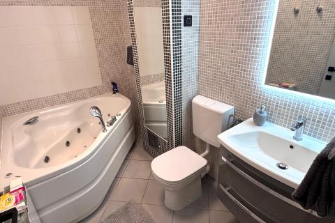 Rijeka, Krnjevo NN, dvosobni stan, dva balkona, pogled