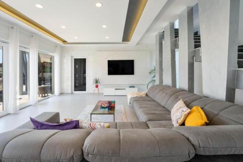 Istra,Medulin-velika moderna vila s bazenom 