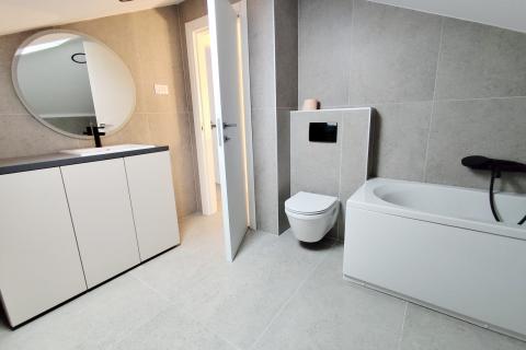 Rijeka, Vojak, najam novoadaptiranog stana s dvorištem