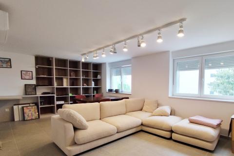 Rijeka, Vojak, najam novoadaptiranog stana s dvorištem