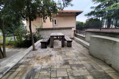 Rijeka, Vojak, najam novoadaptiranog stana s dvorištem