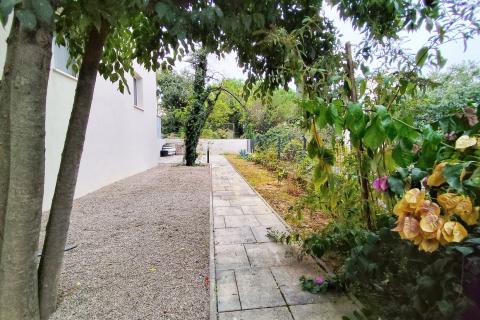 Rijeka, Vojak, najam novoadaptiranog stana s dvorištem