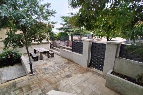 Rijeka, Vojak, najam novoadaptiranog stana s dvorištem