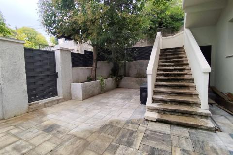 Rijeka, Vojak, najam novoadaptiranog stana s dvorištem