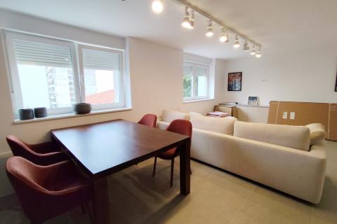 Rijeka, Vojak, najam novoadaptiranog stana s dvorištem