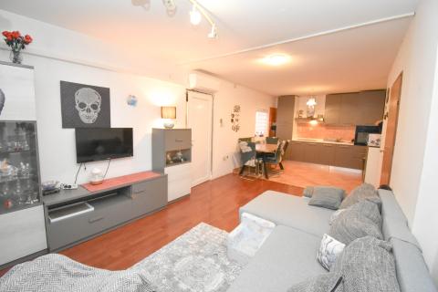 Zagreb, Botinec, kuća s tri stana