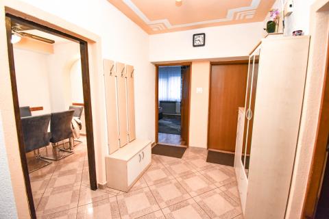 Zagreb, Botinec, kuća s tri stana