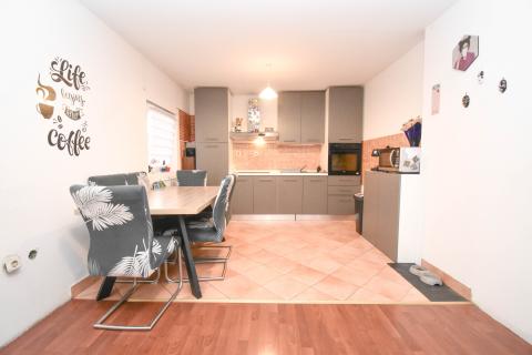 Zagreb, Botinec, kuća s tri stana