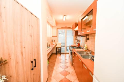 Zagreb, Botinec, kuća s tri stana