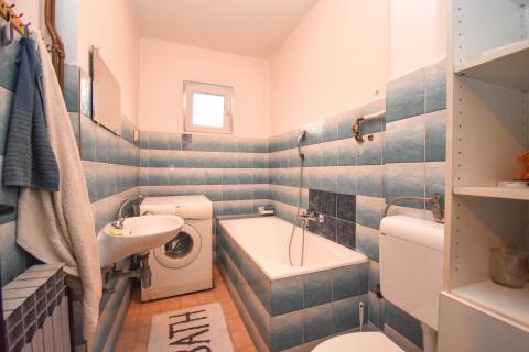 Zagreb, Botinec, kuća s tri stana