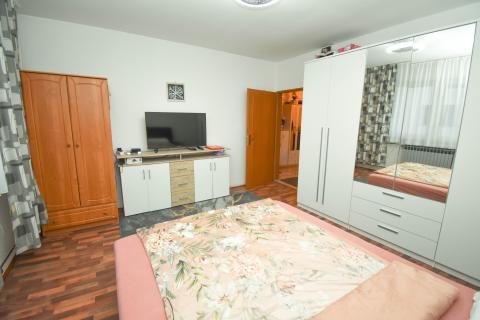 Zagreb, Botinec, kuća s tri stana