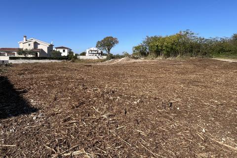 Poreč, okolica - zemljište s građevinskom dozvolom