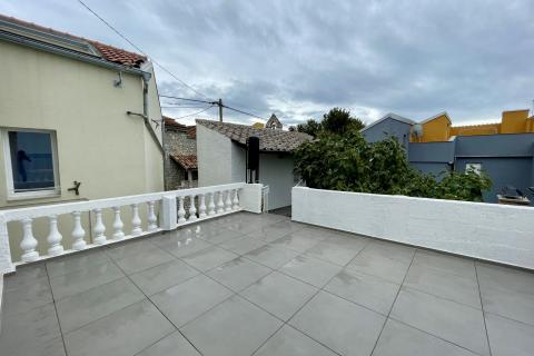 Novi Vinodolski - kuća u starom gradu 2. red od mora