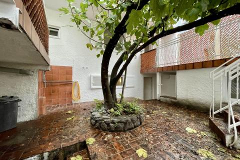 Novi Vinodolski - kuća u starom gradu 2. red od mora