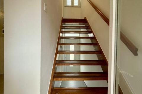 Novi Vinodolski - kuća u starom gradu 2. red od mora