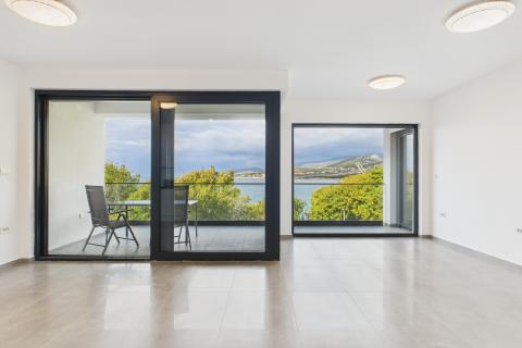 Novi Vinodolski, Klenovica - dvosoban stan prvi red od mora