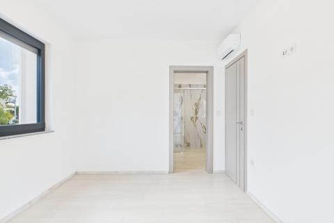 Novi Vinodolski, Klenovica - dvosoban stan prvi red od mora