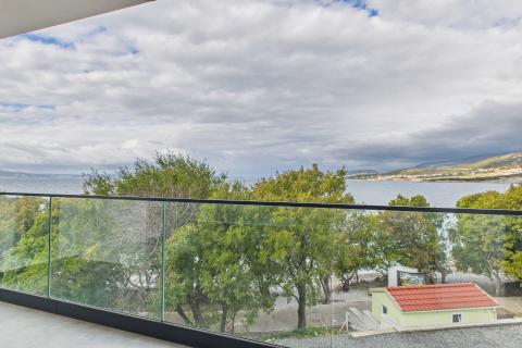 Novi Vinodolski, Klenovica - dvosoban stan prvi red od mora