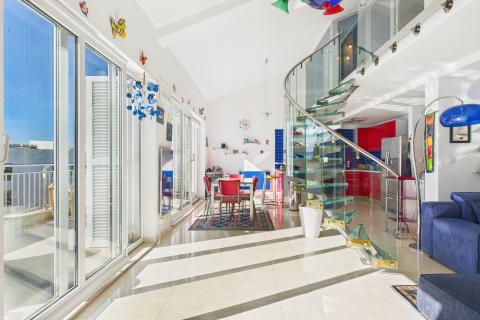 Crikvenica, Selce - četverosoban stan prvi red uz more