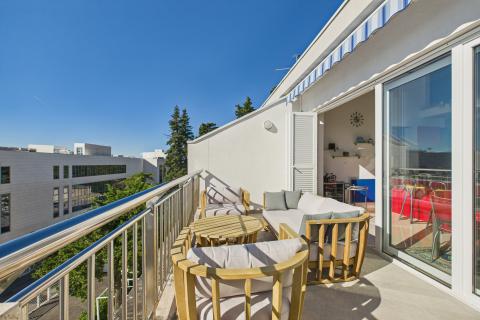 Crikvenica, Selce - četverosoban stan prvi red uz more