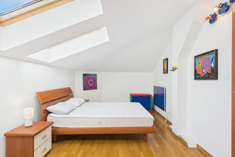 Crikvenica, Selce - četverosoban stan prvi red uz more