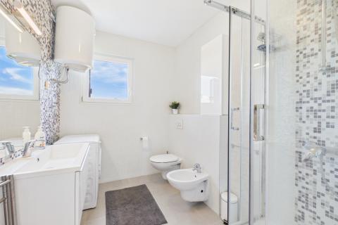 ISTRA, FAŽANA OKOLICA - predivan stan s pogledom na more