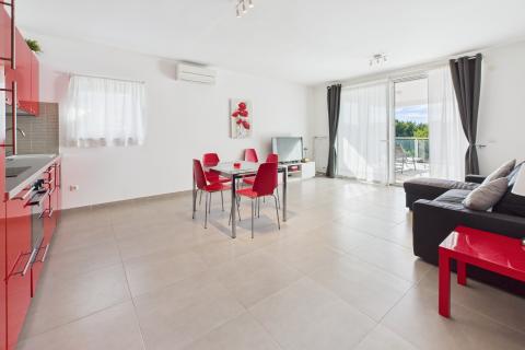 ISTRA, FAŽANA OKOLICA - predivan stan s pogledom na more