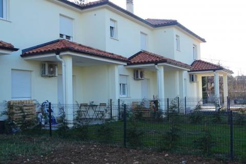 Viškovo, Marčelji, novogradnja - kuća u nizu s okućnicom