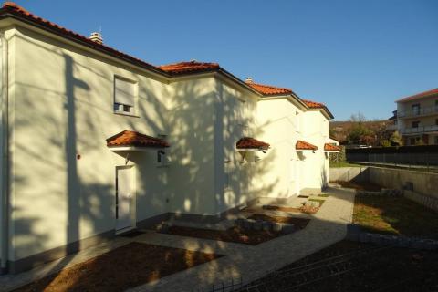 Viškovo, Marčelji, novogradnja - kuća u nizu s okućnicom