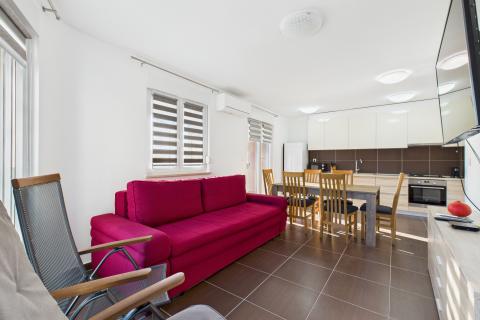 PULA, VIDIKOVAC - stan blizina plaže, lift