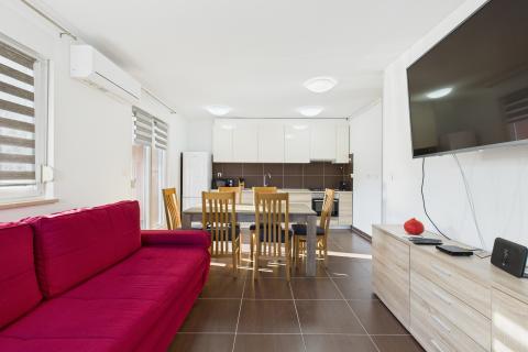 PULA, VIDIKOVAC - stan blizina plaže, lift